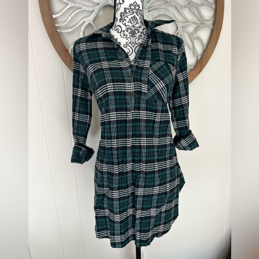 Maternity top, wore once. Great condition.